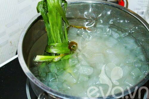 Cách nấu nước nha đam đường phèn lá dứa