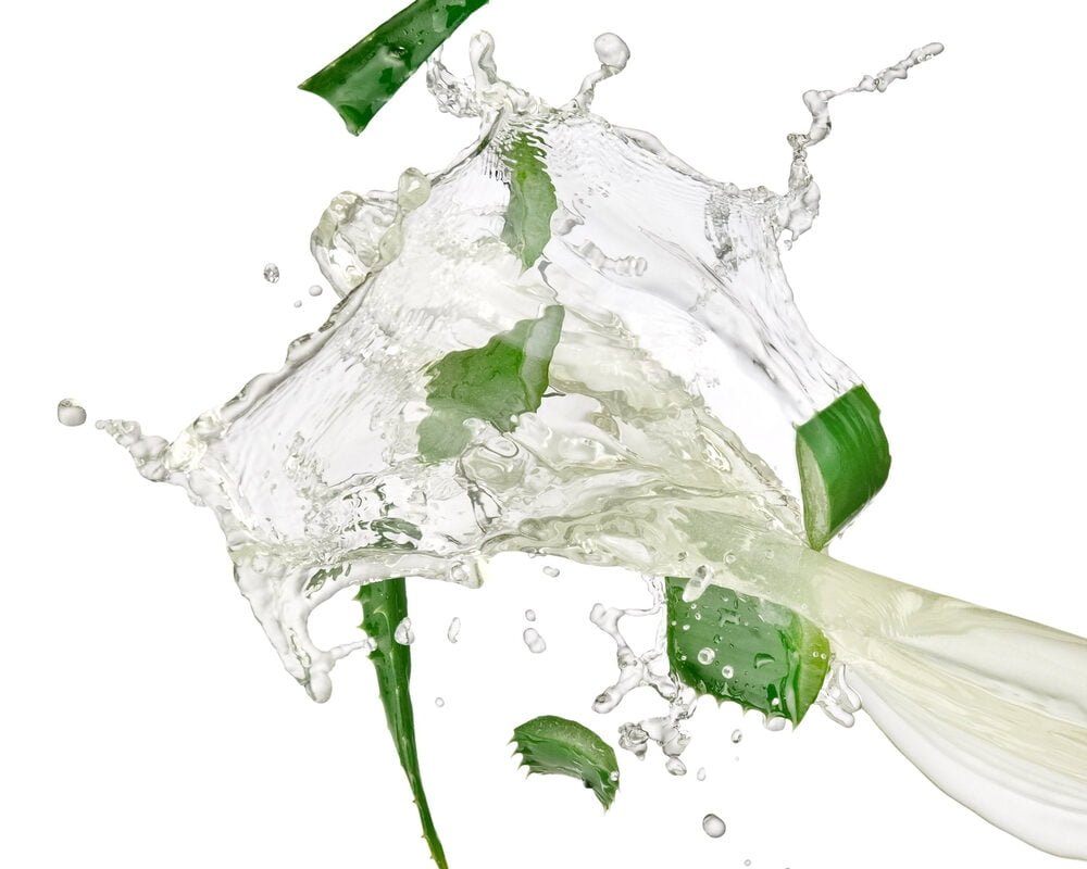 Uống Nước Nha Đam Giúp Giảm Tình Trạng Da Khô Bong Nứt